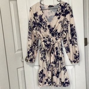 NEW blue and cream v-neck dress with belt